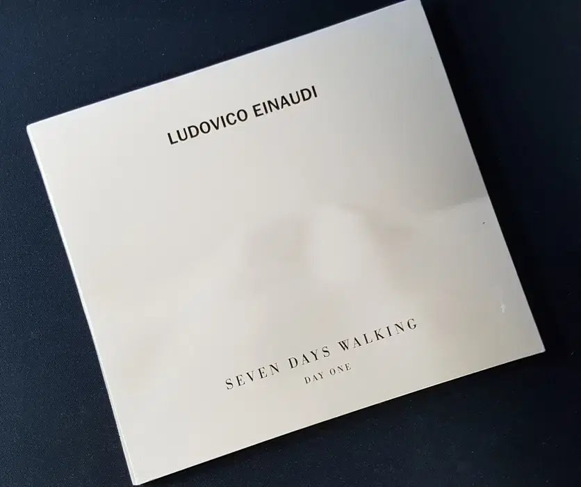 Ludovico Einaudi - Seven Days Walking